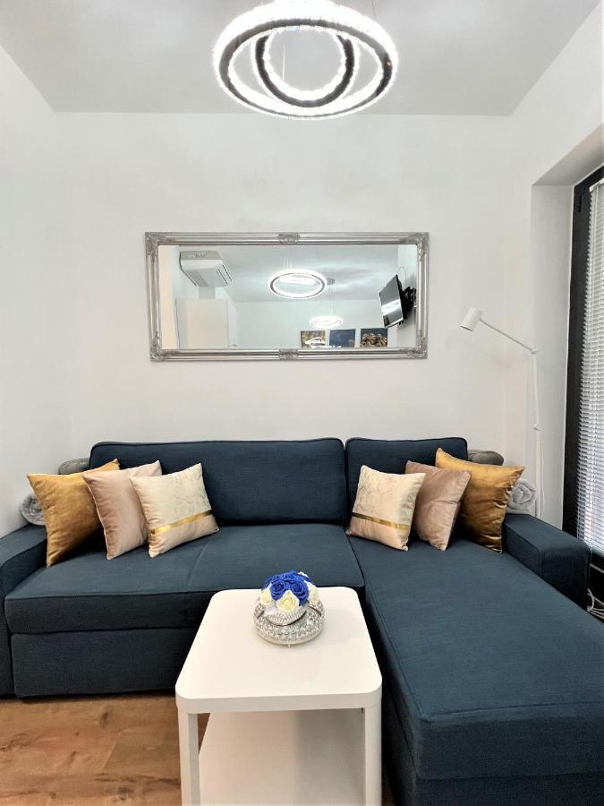 Luxe Central Studio With Pool, Parking & Ac Budapeste Exterior foto