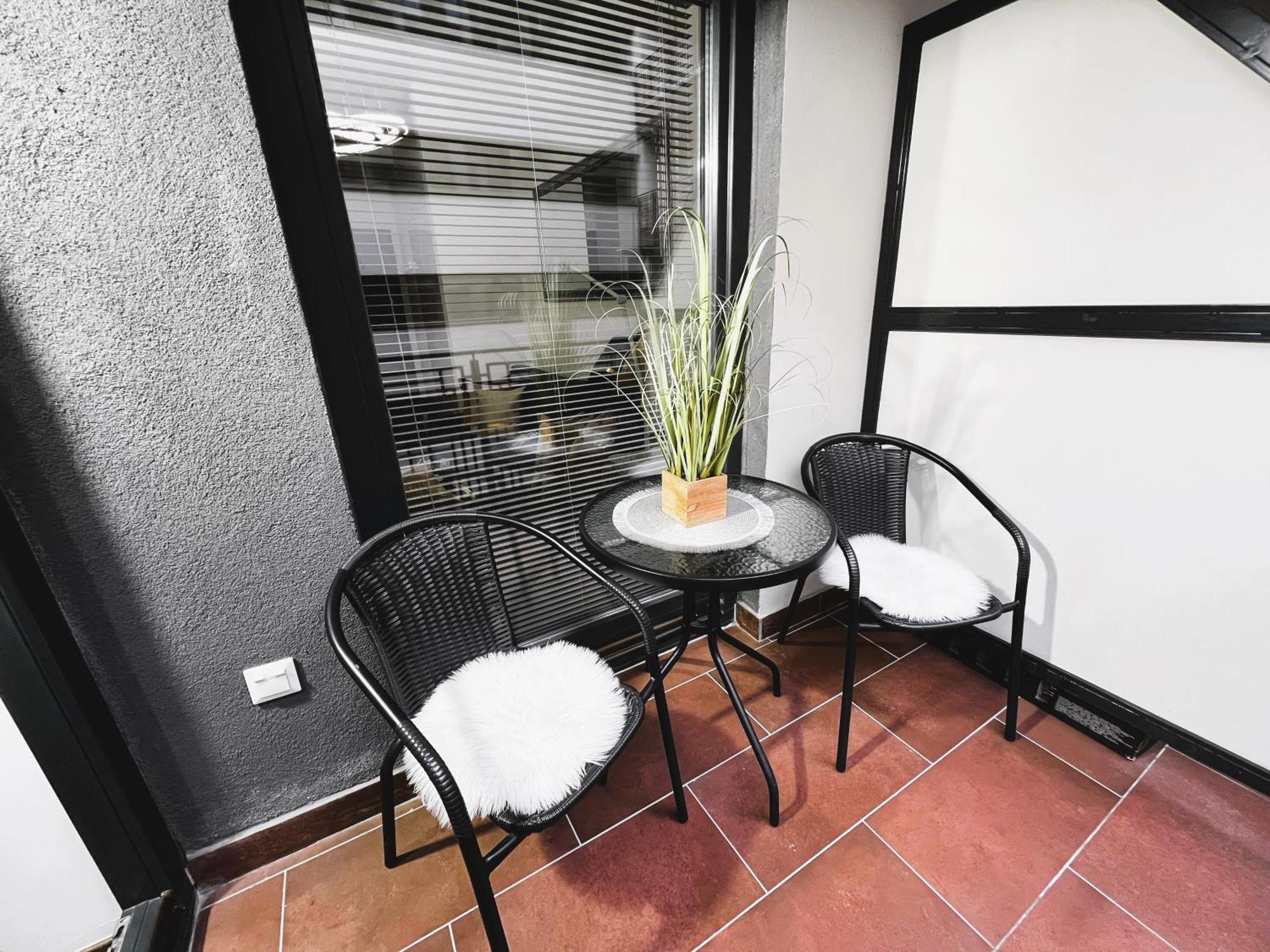Luxe Central Studio With Pool, Parking & Ac Budapeste Exterior foto