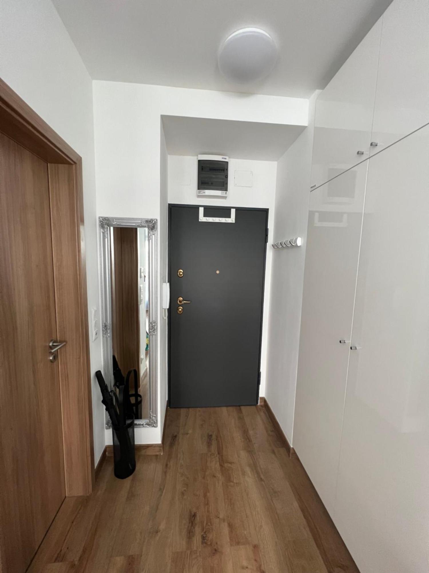Luxe Central Studio With Pool, Parking & Ac Budapeste Exterior foto